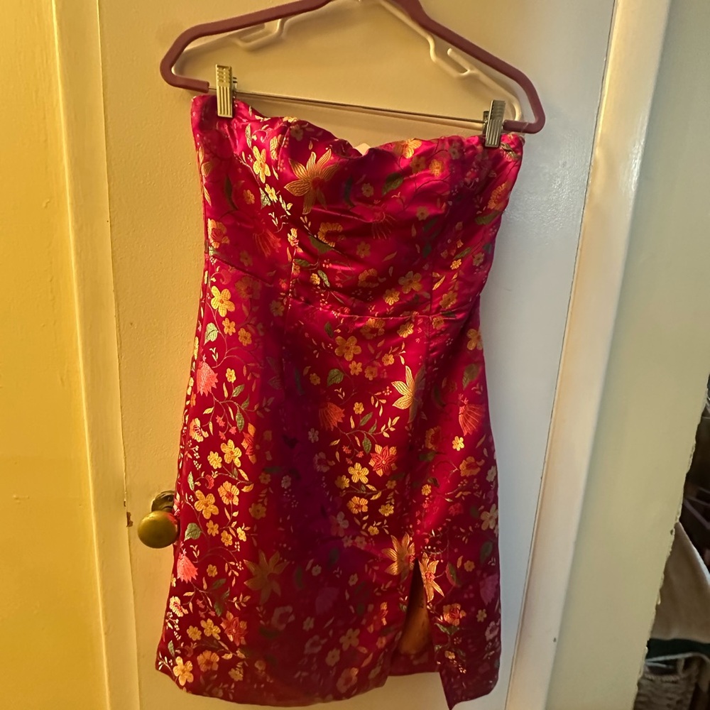 Floral jacquard Strapless Dress in Pink and Gold